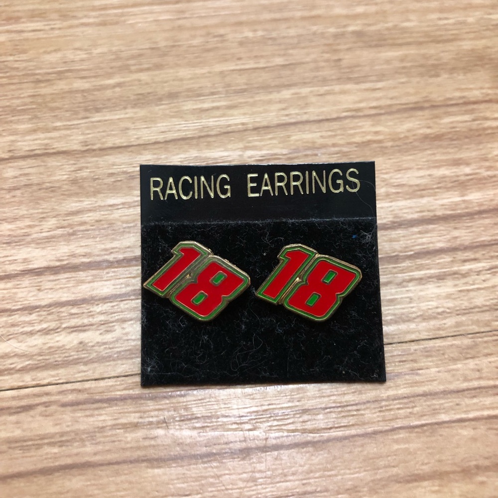 Racing earrings 18